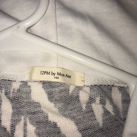 • Aztec Sweatshirt • - Picture 2 of 3